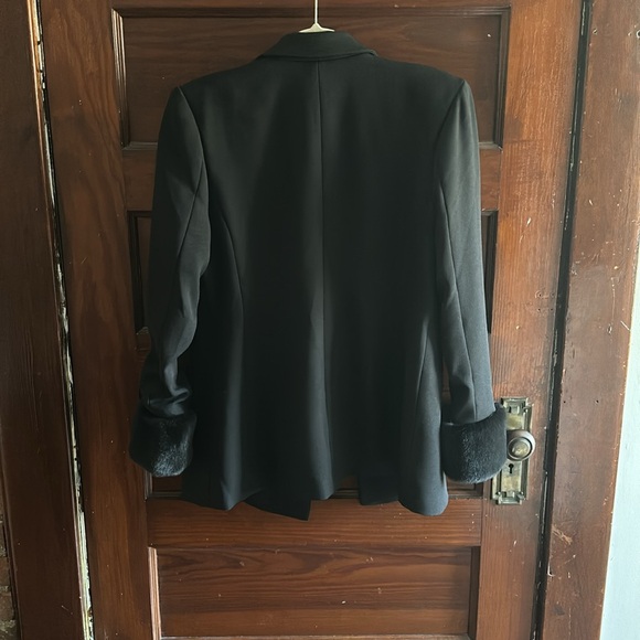 Danielle Bernstein Faux-Fur-Trim Blazer size medium - Picture 5 of 5